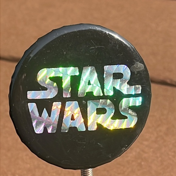 Vintage 1977 STAR WARS Prismatic Pin Star Wars Logo Button Preowned HTF - Picture 6 of 16